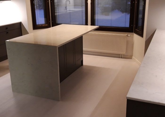 käytännöllinen keittiösaareke